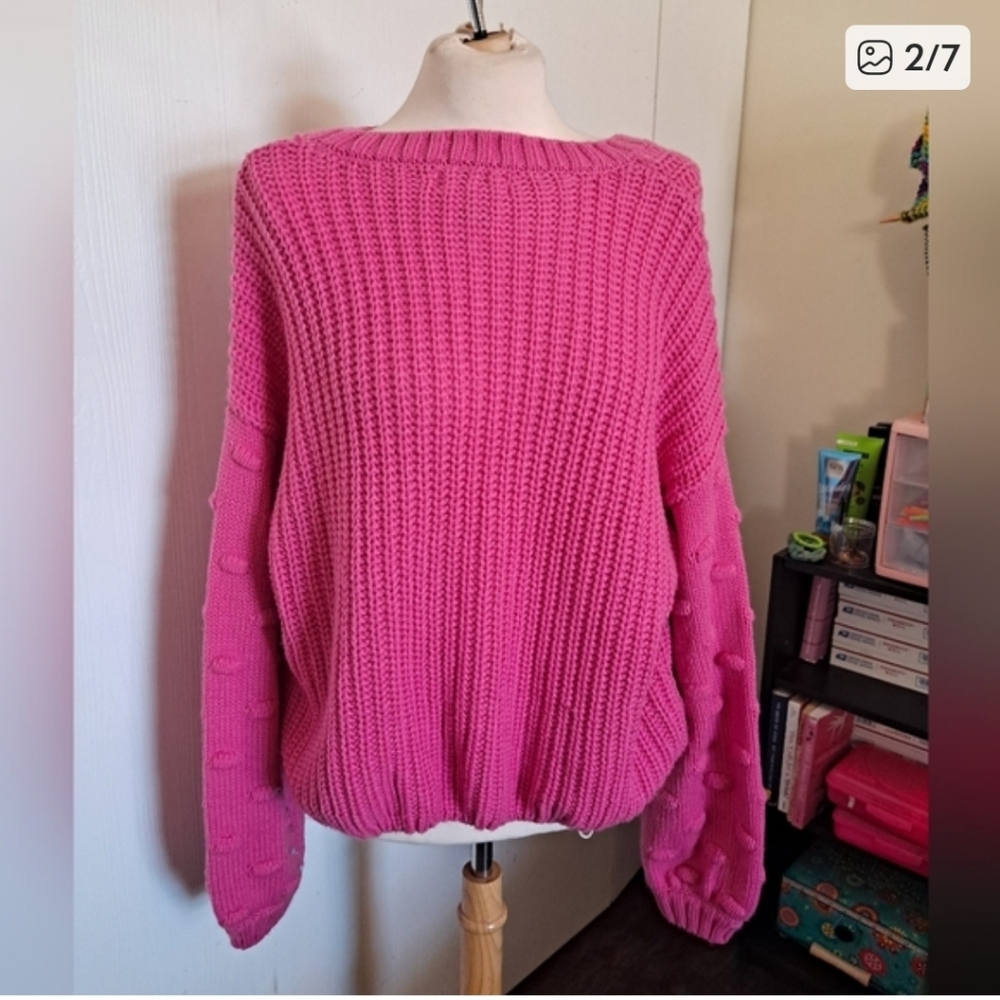 Sweaters. - Picture 2 of 6